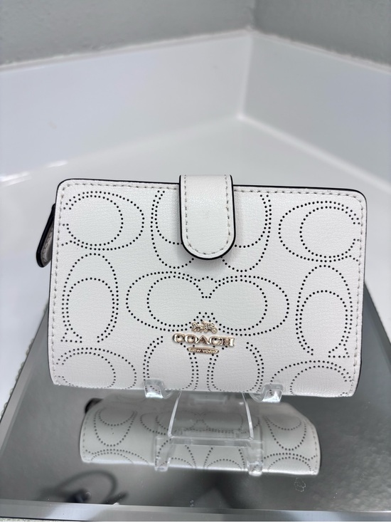 Coach Handbags - Coach Medium Corner Zip Wallet